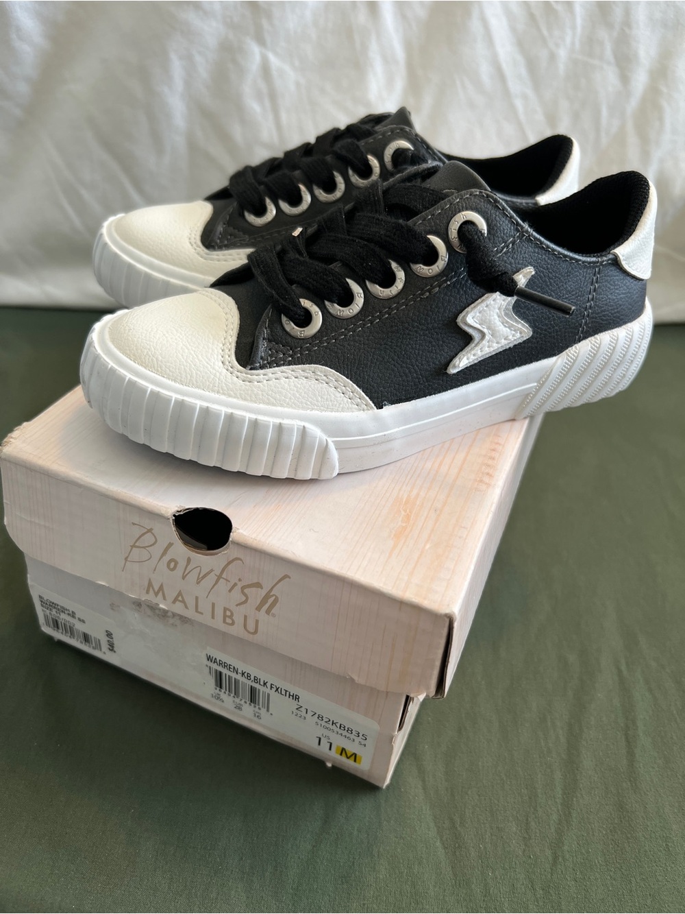 Blowfish Malibu Boys Warren Low-Top Sneakers in Black/White Size 11